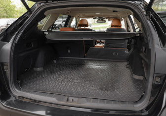 Подержанный автомобиль Subaru Outback Wagon 2022 года (37 фото)