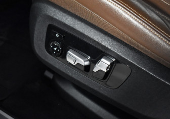 Подержанный автомобиль BMW X6 2019 года (12 фото)