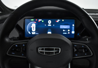 Подержанный автомобиль Geely Monjaro 2024 года (19 фото)