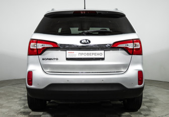 Подержанный автомобиль Kia Sorento 2014 года (6 фото)