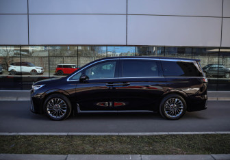 Подержанный автомобиль Voyah Dream 2023 года (7 фото)