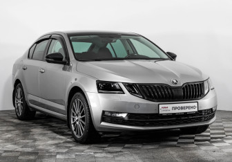 Подержанный автомобиль Skoda Octavia Liftback 2019 года (3 фото)