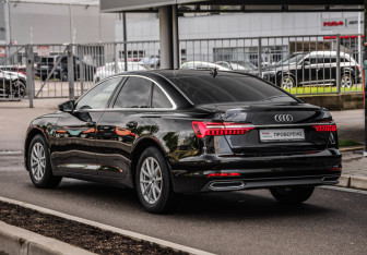 Подержанный автомобиль Audi A6 Sedan 2020 года (8 фото)