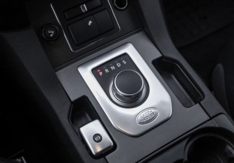 Подержанный автомобиль Land Rover Discovery 2014 года (16 фото)
