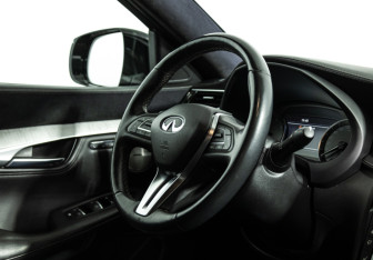 Подержанный автомобиль Infiniti QX50 2018 года (15 фото)