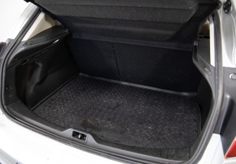 Подержанный автомобиль Renault Megane Hatchback 2011 года (19 фото)