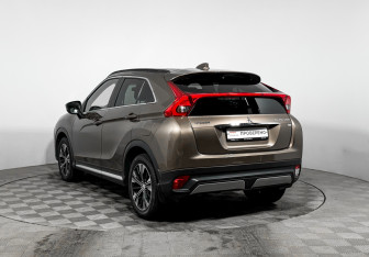 Подержанный автомобиль Mitsubishi Eclipse Cross 2018 года (7 фото)