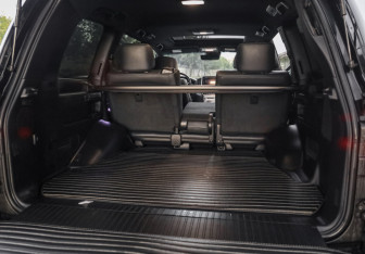 Подержанный автомобиль Toyota Land Cruiser Suv 2020 года (36 фото)
