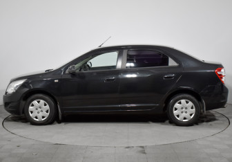 Подержанный автомобиль Chevrolet Cobalt Sedan 2013 года (8 фото)