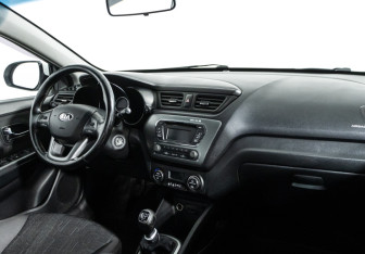 Подержанный автомобиль Kia Rio Sedan 2013 года (9 фото)