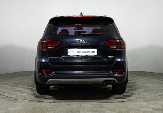 Подержанный автомобиль Kia Sorento 2018 года (6 фото)