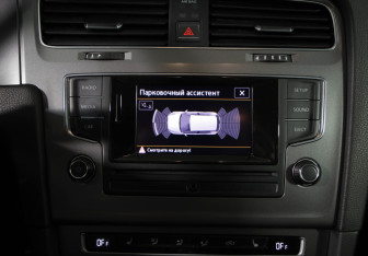 Подержанный автомобиль Volkswagen Golf Hatchback 2013 года (17 фото)