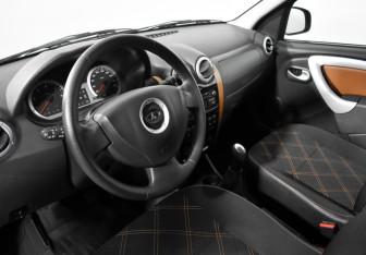 Подержанный автомобиль LADA (ВАЗ) Largus Wagon 2016 года (9 фото)