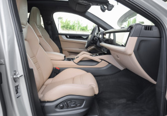 Подержанный автомобиль Porsche Cayenne 2025 года (28 фото)