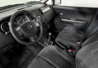 Подержанный автомобиль Nissan Tiida Sedan 2008 года (9 фото)