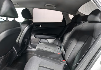 Подержанный автомобиль Kia Optima Sedan 2019 года (12 фото)