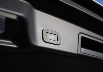 Подержанный автомобиль Land Rover Range Rover Evoque 2024 года (40 фото)