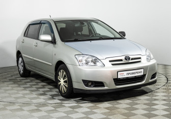 Подержанный автомобиль Toyota Corolla Hatchback 2006 года (3 фото)