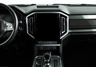 Подержанный автомобиль JAC T9 2024 года (14 фото)