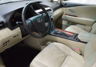 Подержанный автомобиль Lexus RX 2010 года (10 фото)