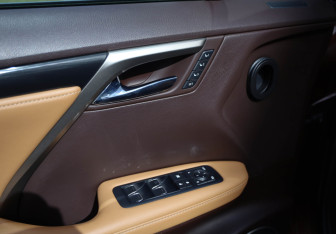 Подержанный автомобиль Lexus RX 2016 года (23 фото)
