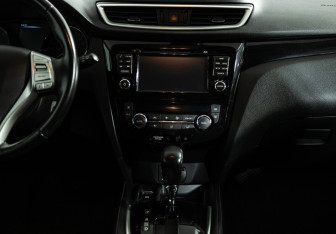 Подержанный автомобиль Nissan Qashqai 2014 года (14 фото)