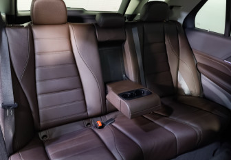 Подержанный автомобиль Mercedes-Benz GLE 2020 года (27 фото)