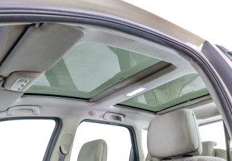 Подержанный автомобиль Renault Scenic 2006 года (19 фото)