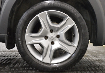 Подержанный автомобиль Renault Sandero 2019 года (9 фото)