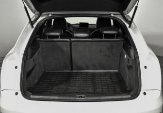 Подержанный автомобиль Audi Q3 2012 года (20 фото)