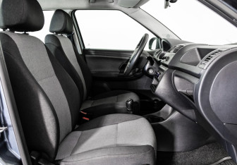 Подержанный автомобиль Skoda Fabia Hatchback 2013 года (15 фото)