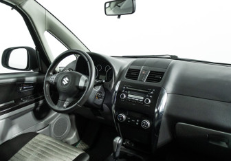 Подержанный автомобиль Suzuki SX4 Hatchback 2012 года (9 фото)