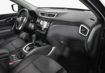 Подержанный автомобиль Nissan X-Trail 2018 года (12 фото)