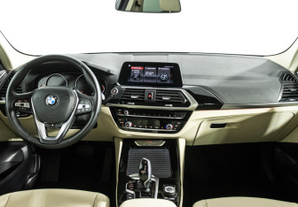 Подержанный автомобиль BMW X3 2020 года (13 фото)