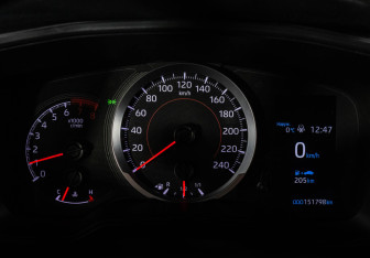 Подержанный автомобиль Toyota Corolla Sedan 2019 года (21 фото)