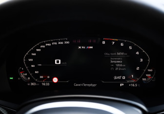 Подержанный автомобиль BMW X5 M 2021 года (14 фото)