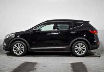 Подержанный автомобиль Hyundai Santa Fe 2017 года (8 фото)