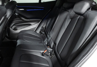 Подержанный автомобиль BMW X2 2018 года (10 фото)