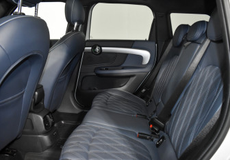 Подержанный автомобиль MINI Countryman 2020 года (14 фото)