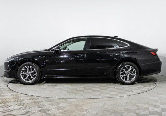 Подержанный автомобиль Hyundai Sonata 2020 года (8 фото)