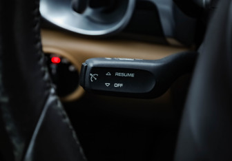 Подержанный автомобиль Porsche Cayenne 2011 года (16 фото)