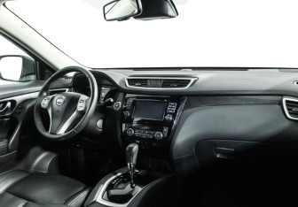 Подержанный автомобиль Nissan X-Trail 2017 года (9 фото)