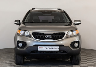 Подержанный автомобиль Kia Sorento 2011 года (2 фото)