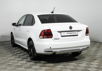 Подержанный автомобиль Volkswagen Polo Sedan 2017 года (7 фото)