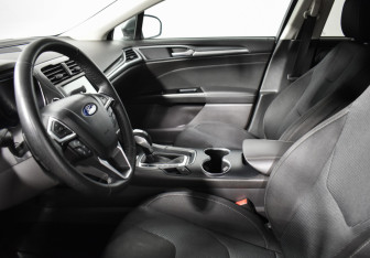 Подержанный автомобиль Ford Mondeo Sedan 2017 года (10 фото)