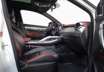 Подержанный автомобиль Geely Coolray 2020 года (23 фото)