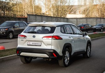 Подержанный автомобиль Toyota Corolla Wagon 2024 года (6 фото)