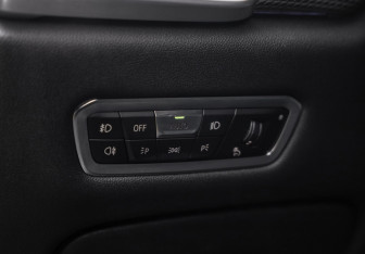 Подержанный автомобиль BMW X5 2019 года (25 фото)