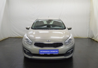 Подержанный автомобиль Kia Ceed Hatchback 2016 года (2 фото)