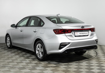 Подержанный автомобиль Kia Cerato Sedan 2019 года (7 фото)
